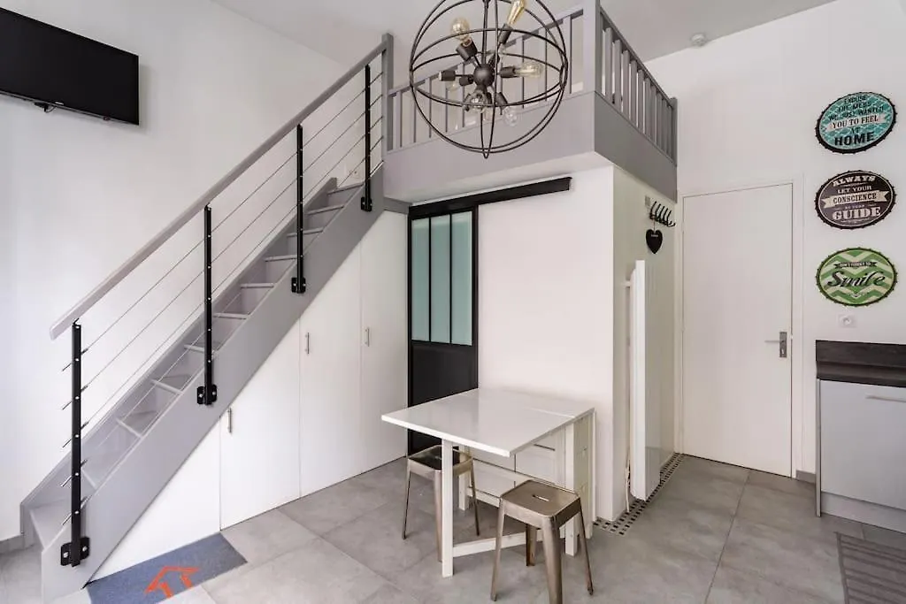 Casa Blanca Apartment Paris