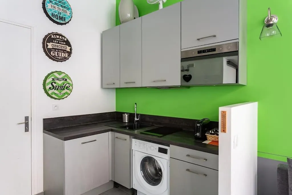 Casa Blanca Apartment Paris France