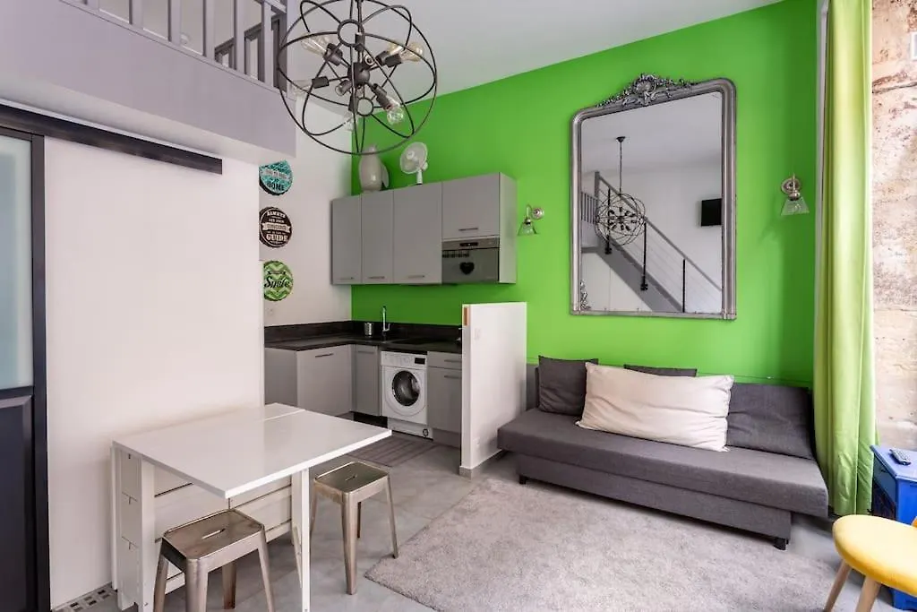 Casa Blanca Apartment Paris France